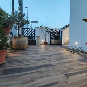 helianthus-rooms.lecce-hotels.com/